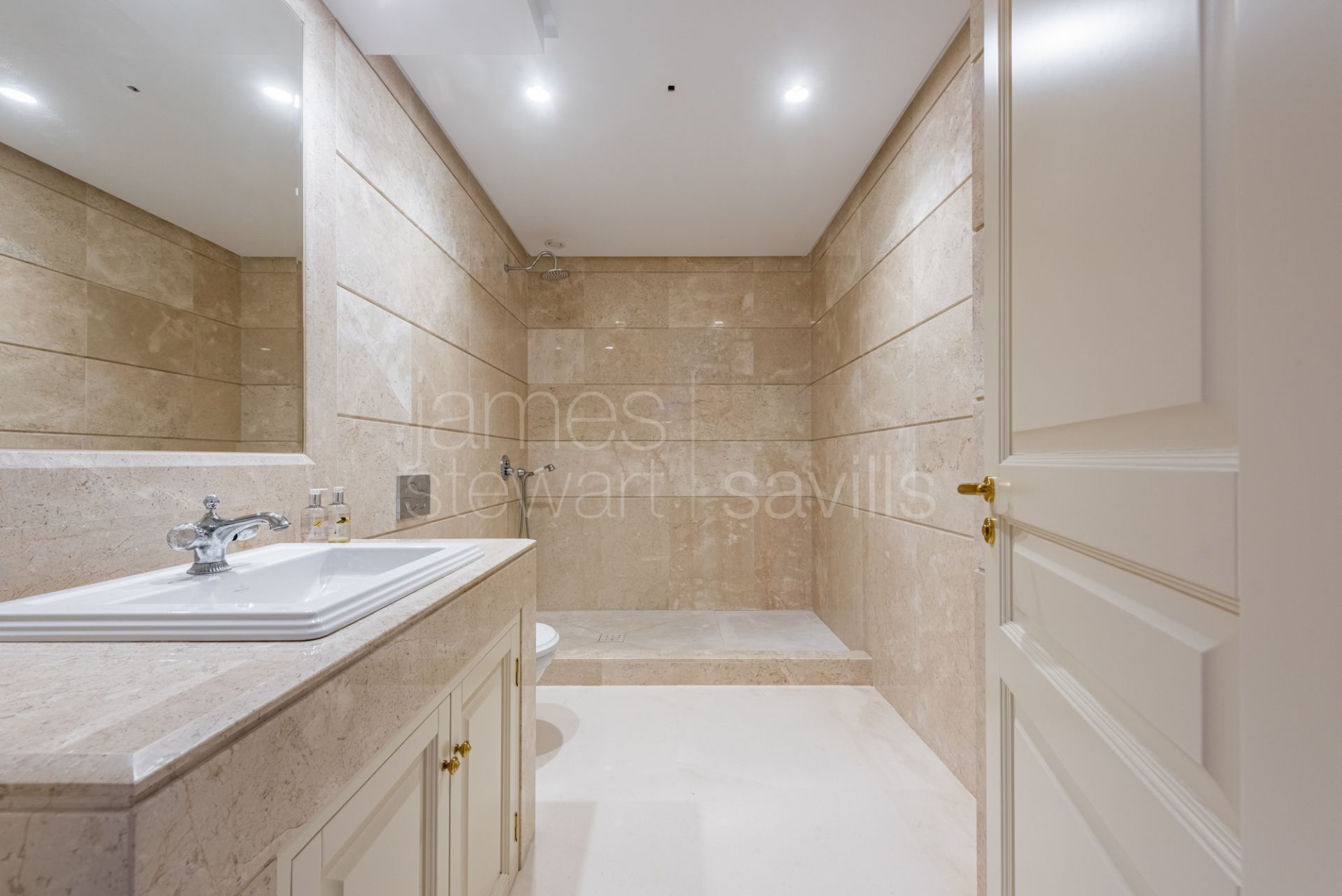 Elegant 5-Bedroom Villa with Indoor Spa and Panoramic Views in La Reserva, Sotogrande
