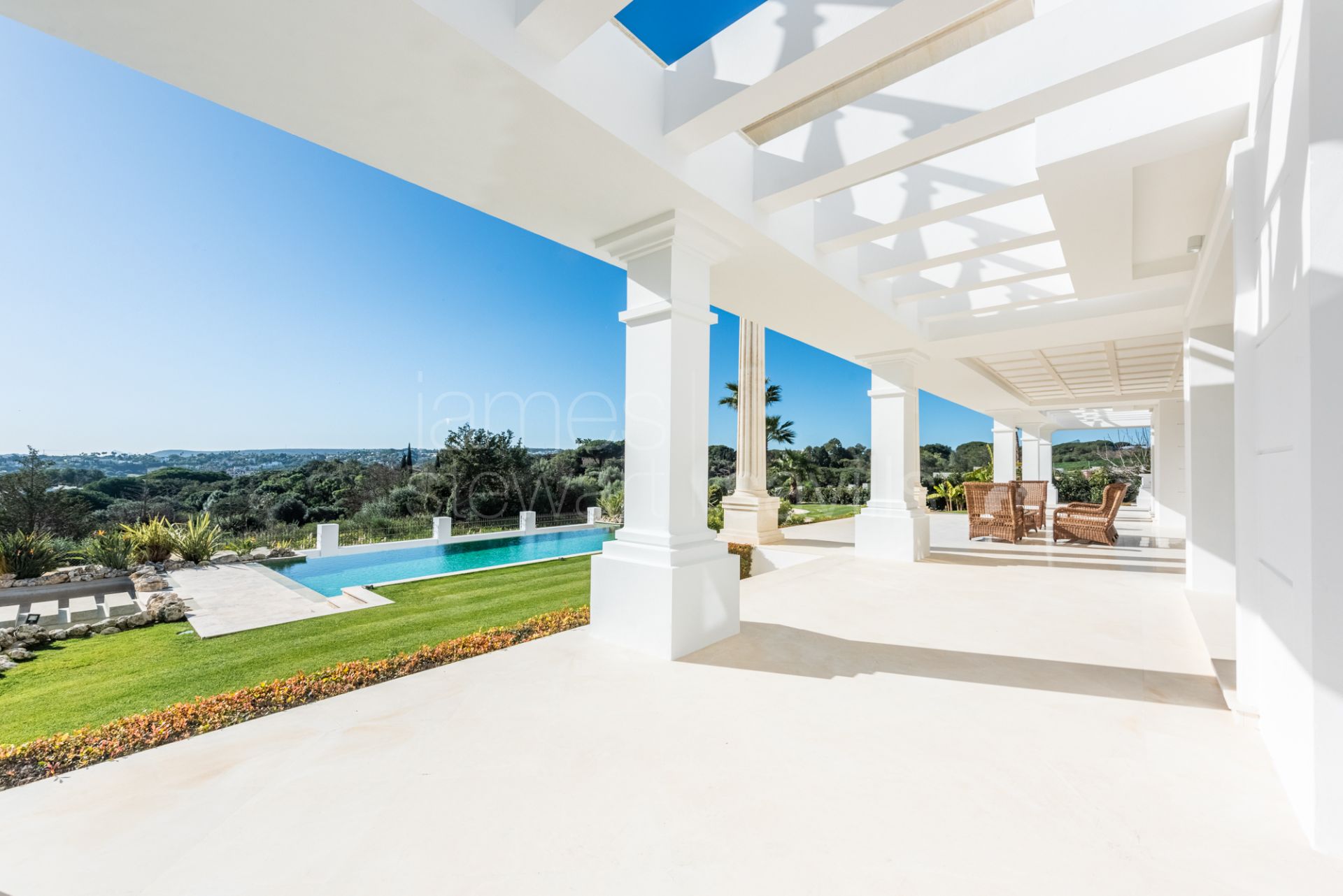 Elegant 5-Bedroom Villa with Indoor Spa and Panoramic Views in La Reserva, Sotogrande