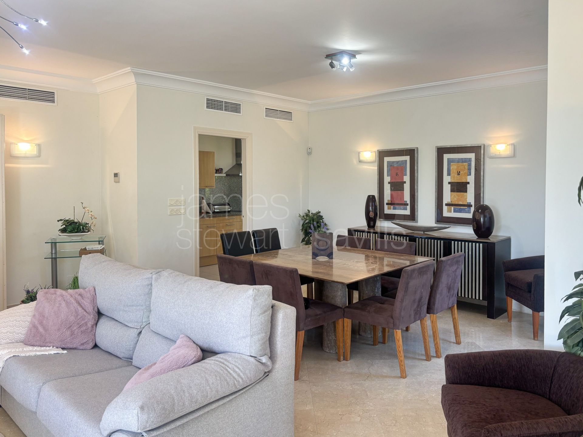 Villa for sale in Sotogrande Alto, Almenara – Quiet setting with garden, pool and views