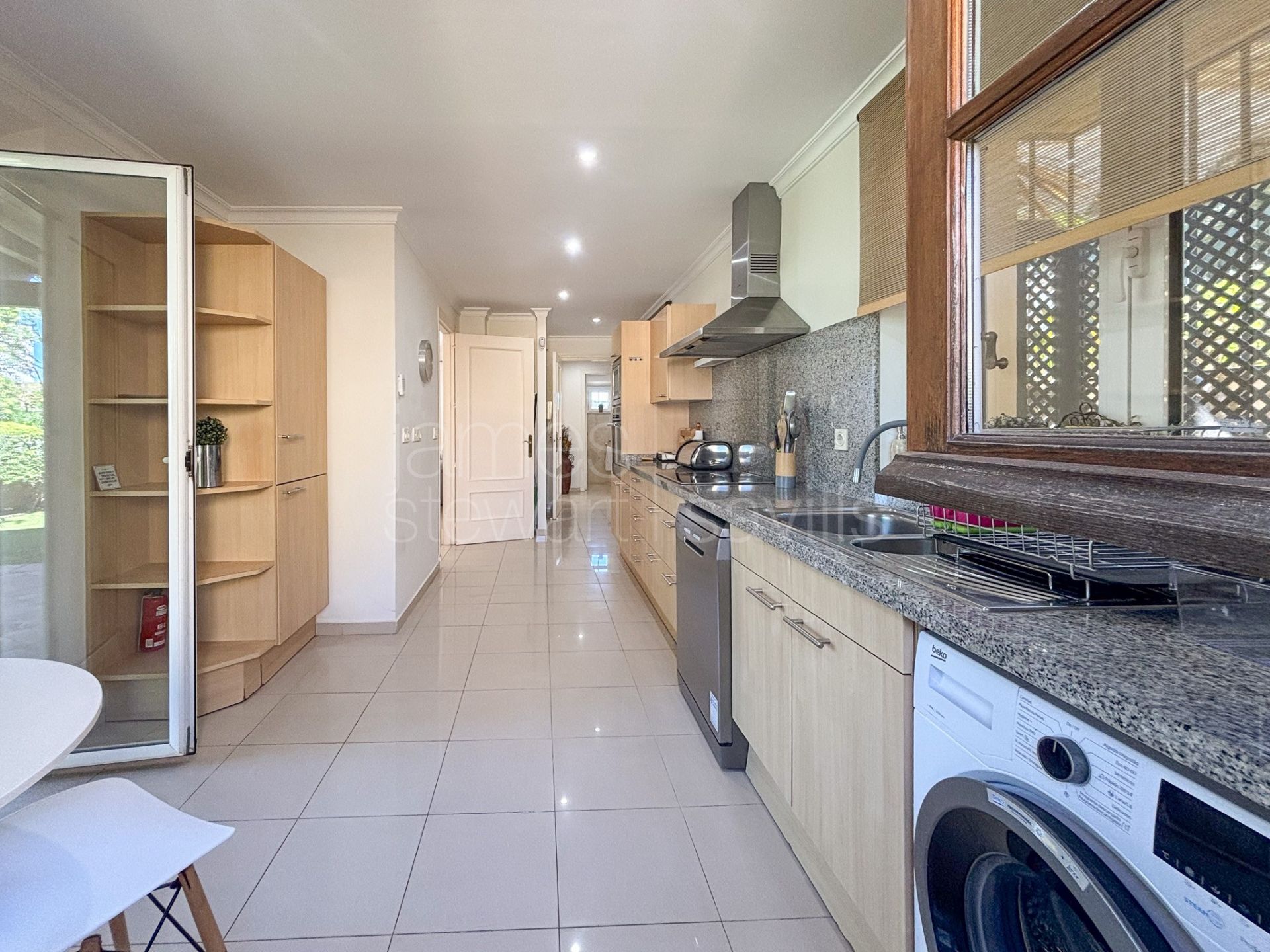 Villa for sale in Sotogrande Alto, Almenara – Walking distance to the International School