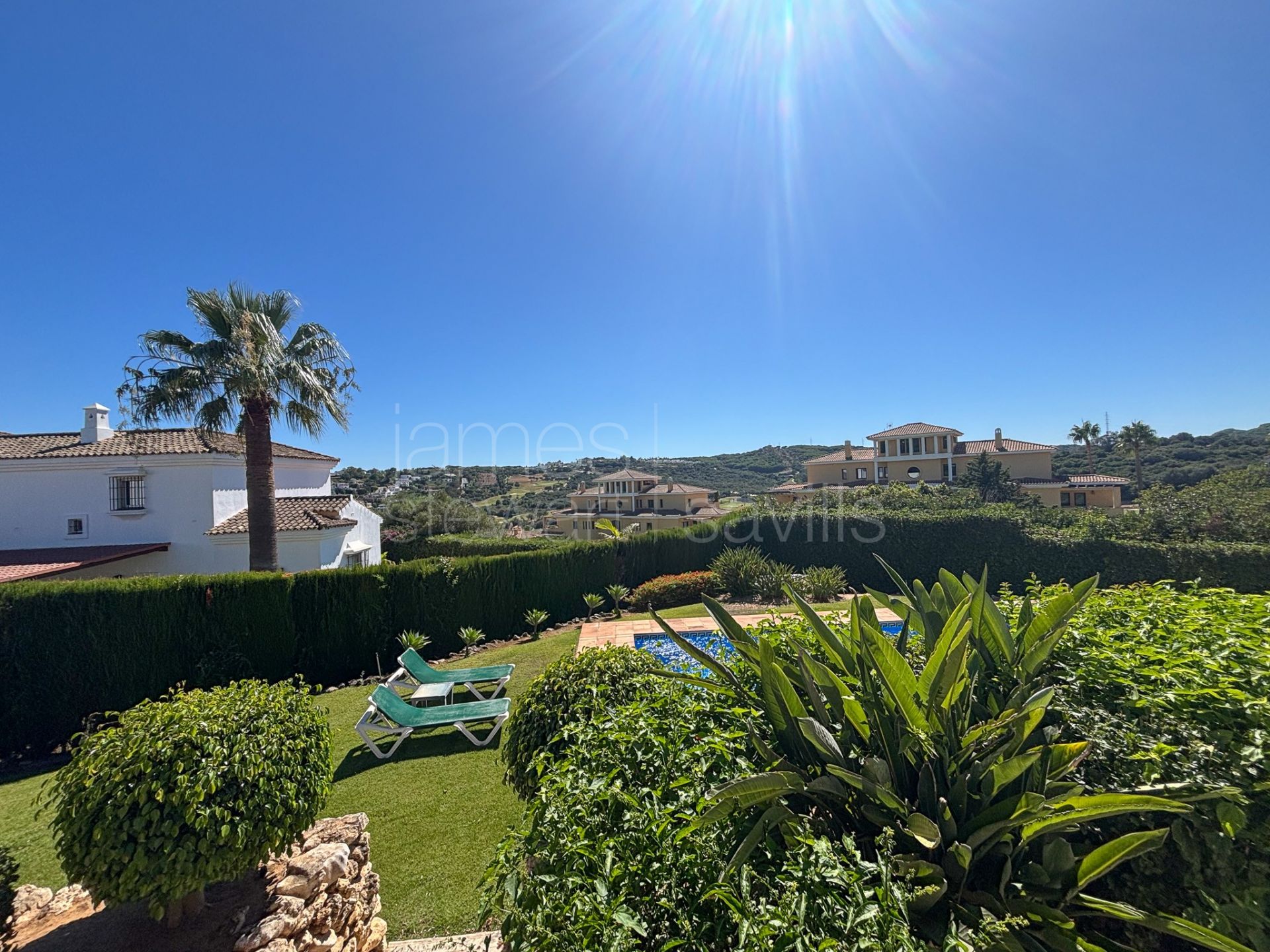 Villa for sale in Sotogrande Alto, Almenara – Quiet setting with garden, pool and views
