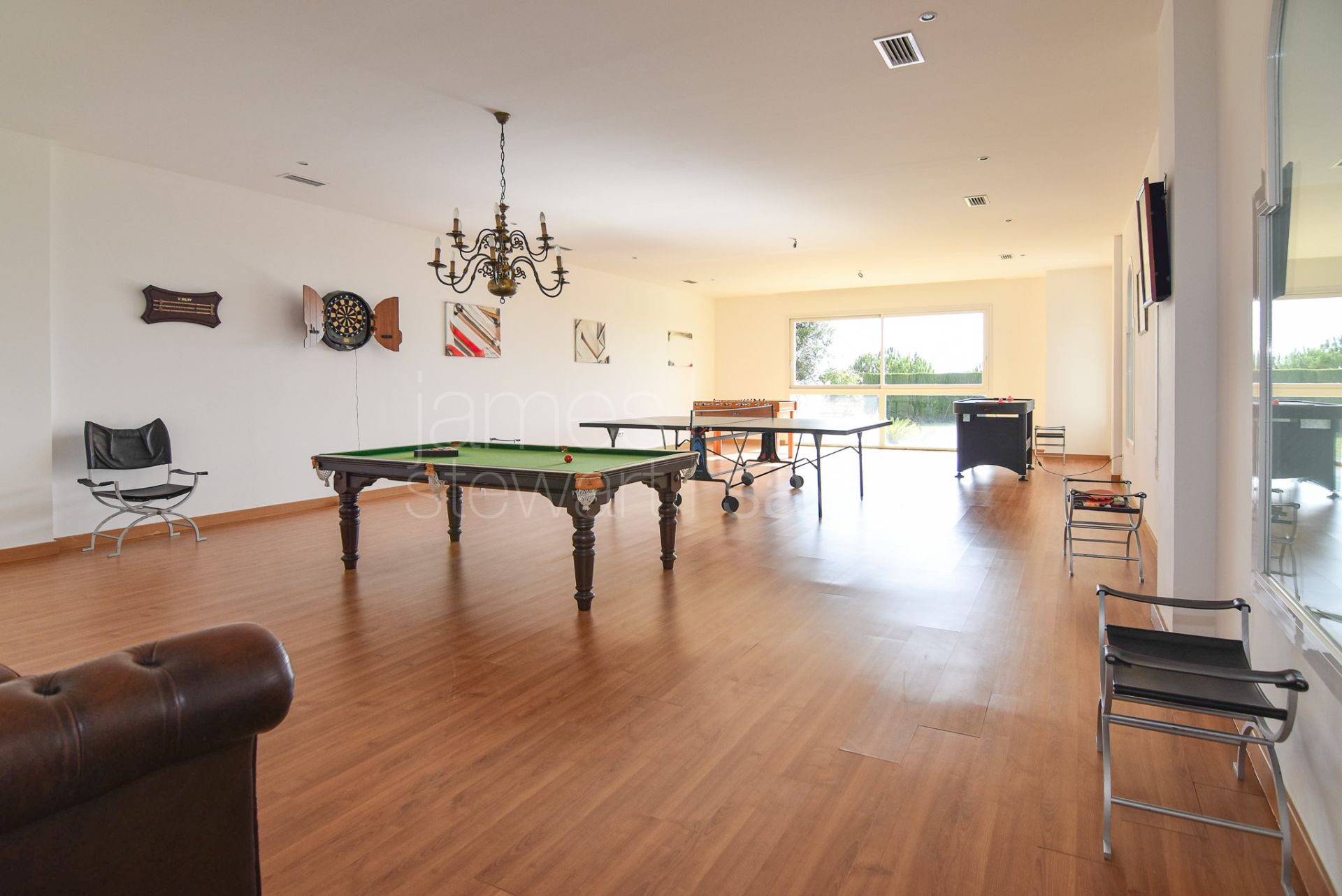Grand Andalusian Villa with Spa, Cinema and 12-Car Garage in La Reserva Sotogrande