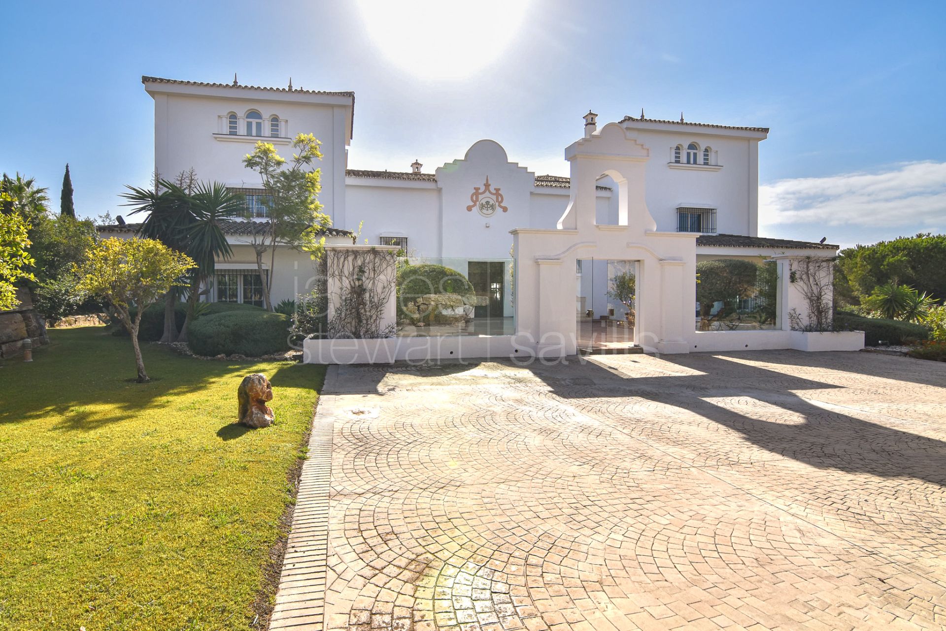 Grand Andalusian Villa with Spa, Cinema and 12-Car Garage in La Reserva Sotogrande