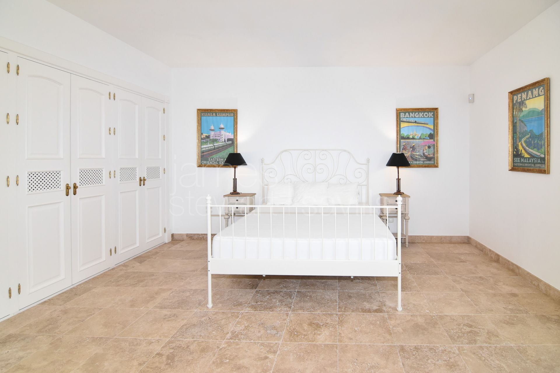 Grand Andalusian Villa with Spa, Cinema and 12-Car Garage in La Reserva Sotogrande