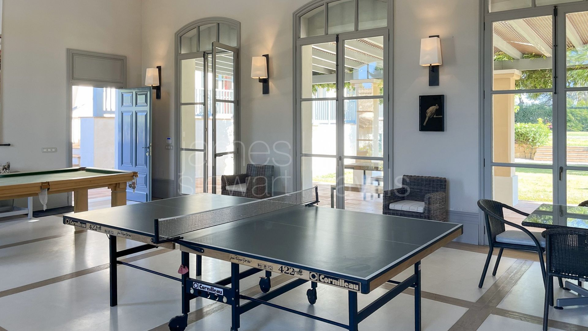 Charming traditional Andaluz villa with guest house and entertaining pavilion frontline to Real Valderrama