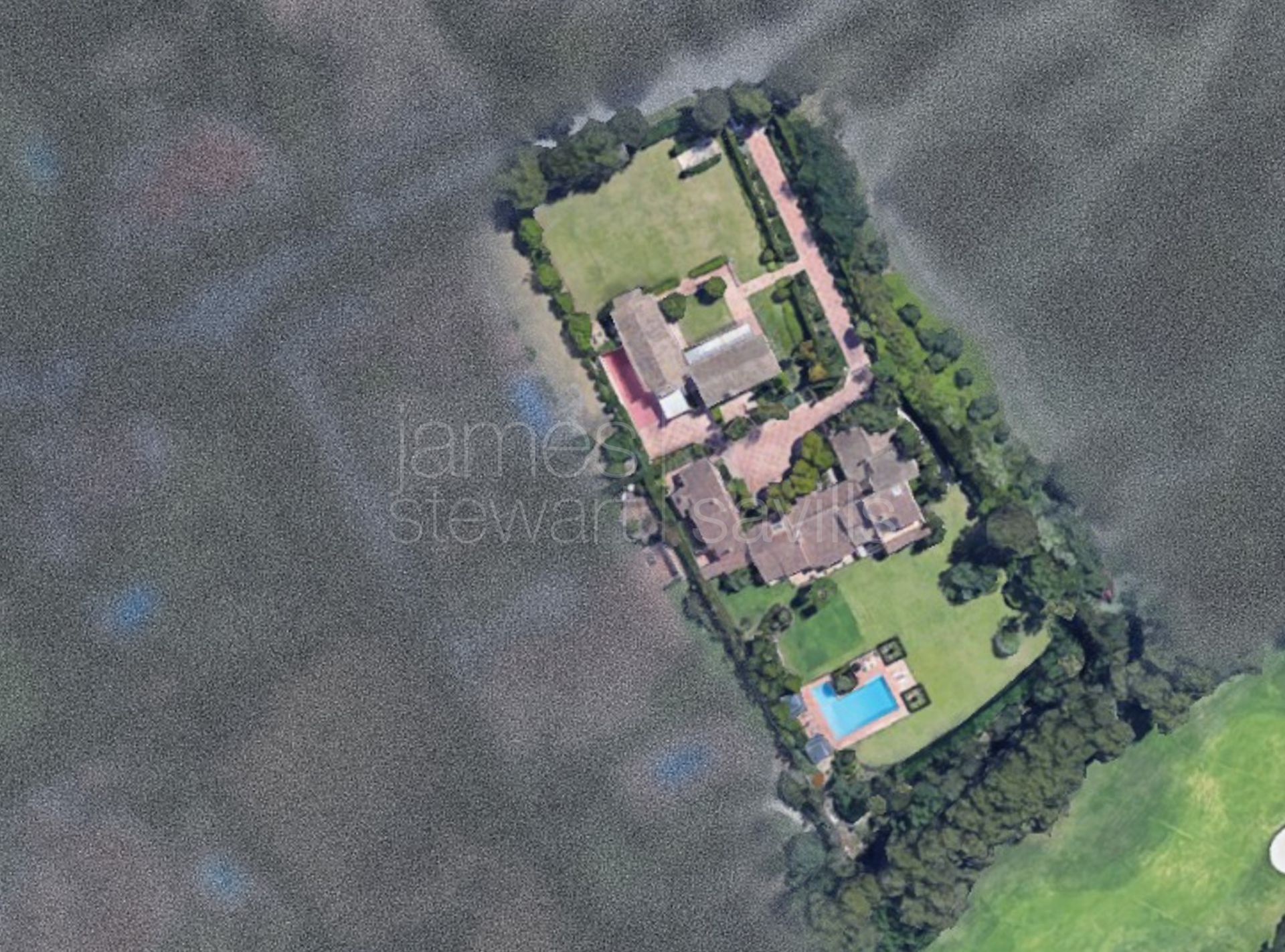 Villa de 9 dormitorios con casas de invitados y piscina climatizada frente al Real Club de Golf Valderrama, Sotogrande