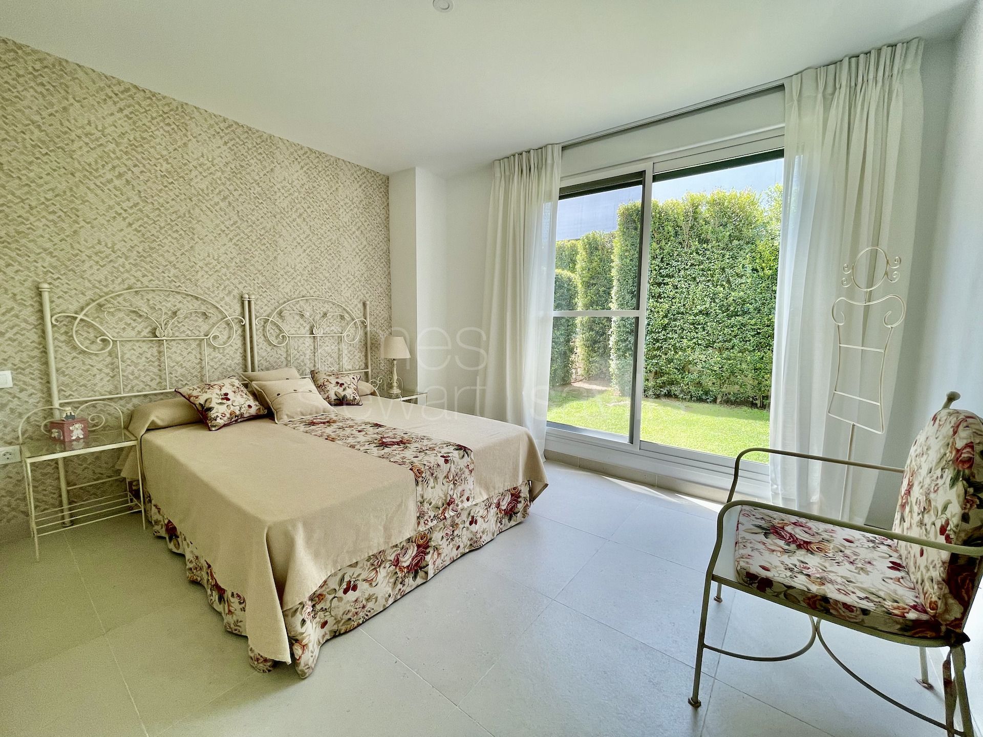 Moderno apartamento en planta baja en venta en Senda Chica, La Reserva de Sotogrande