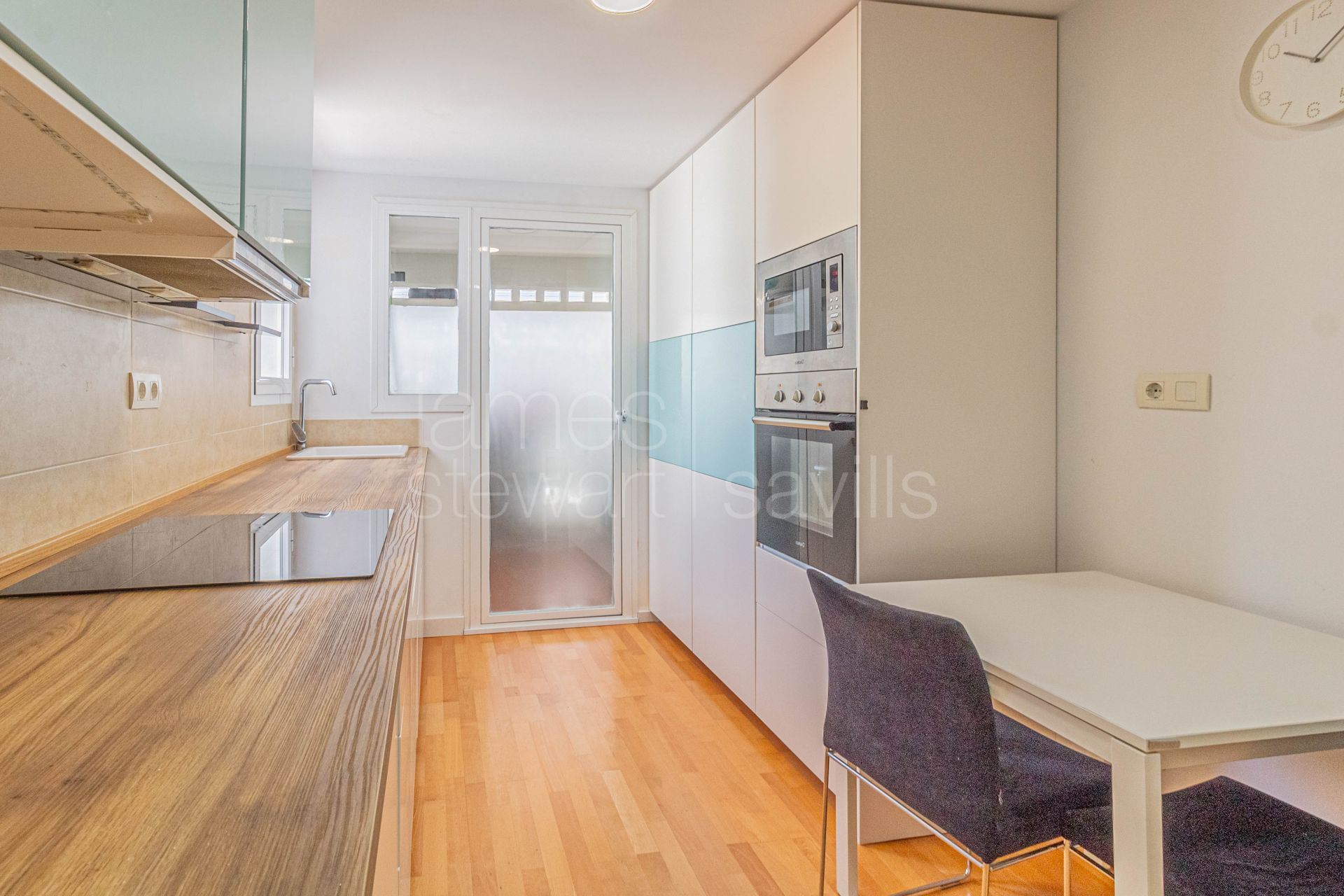 Apartamento Reformado con Vistas al Mar y 2 Plazas de Garaje | La Alcaidesa