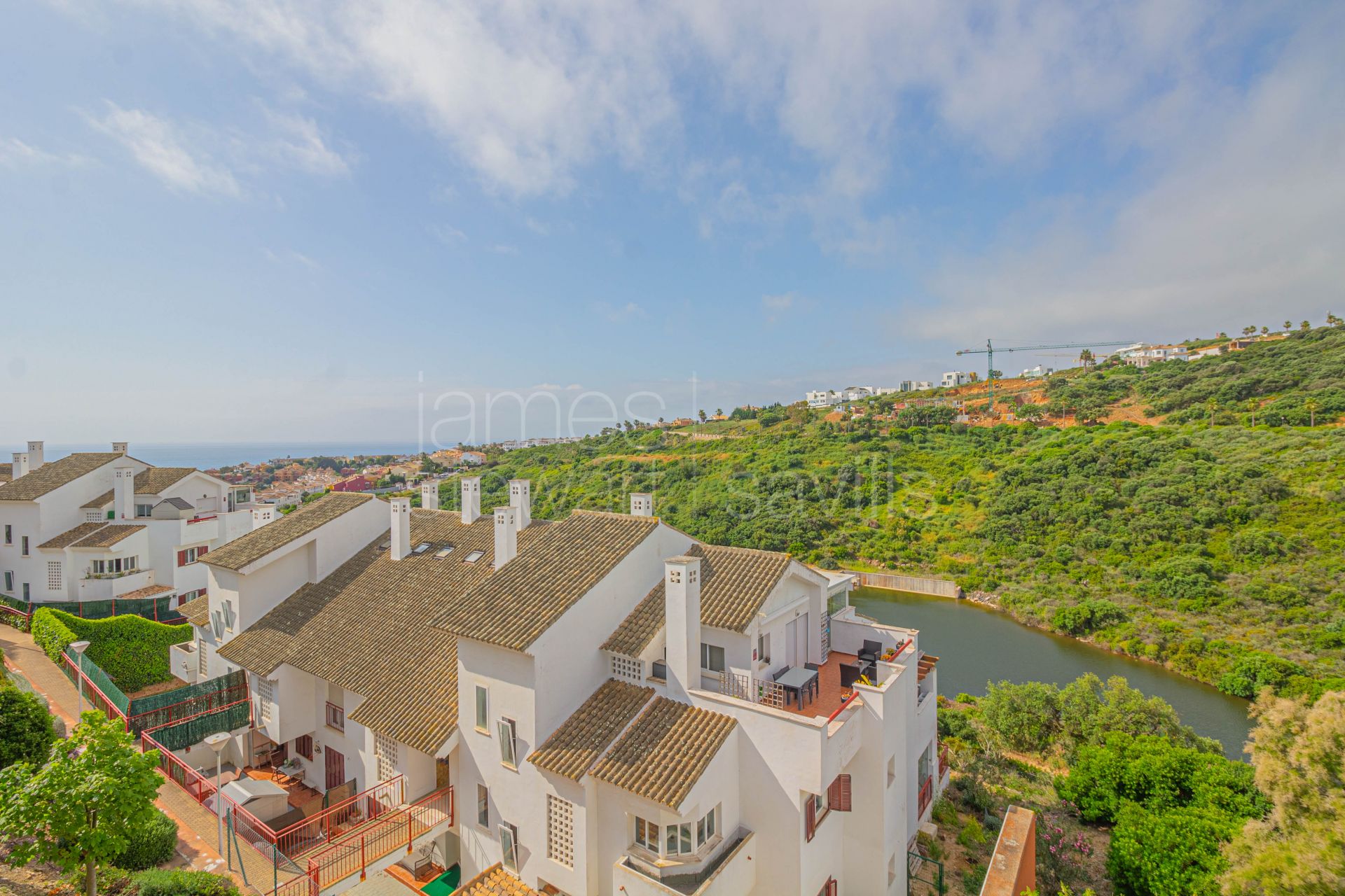 Apartamento Reformado con Vistas al Mar y 2 Plazas de Garaje | La Alcaidesa