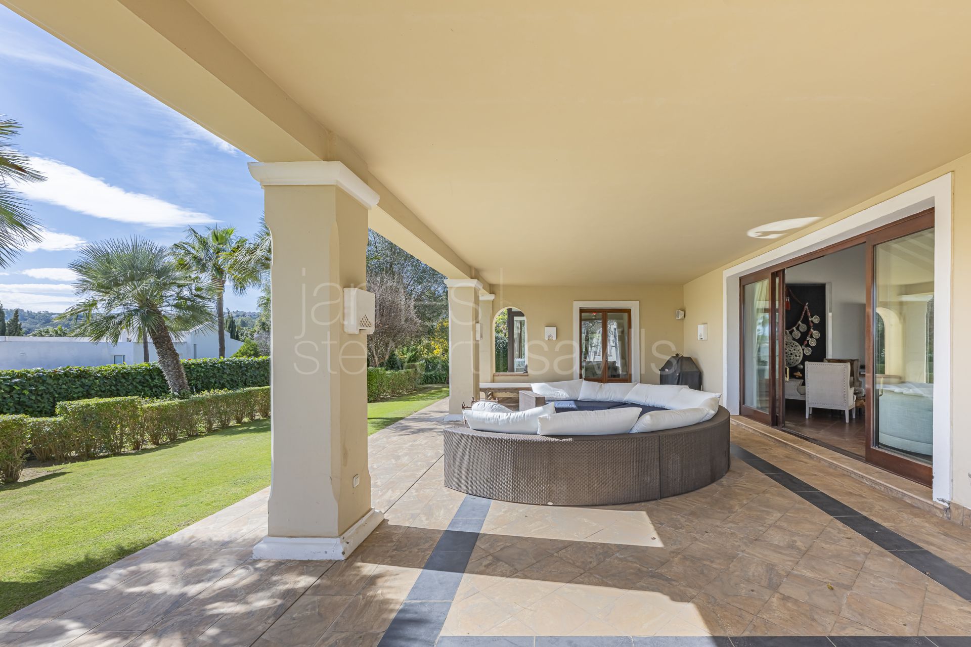 Villa elegante en una sola planta con anexo para invitados en Sotogrande Alto, Zona F