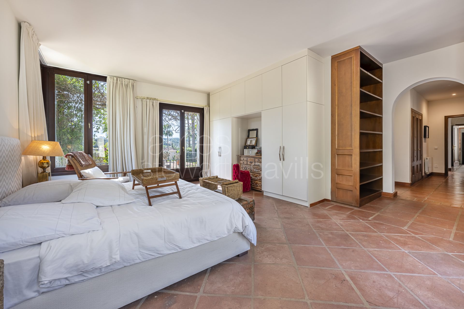 Villa elegante en una sola planta con anexo para invitados en Sotogrande Alto, Zona F