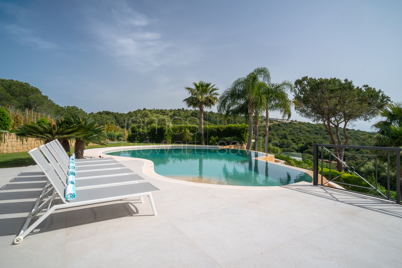 Villa Moderna Sostenible con Vistas al Mar y al Golf | La Reserva de Sotogrande