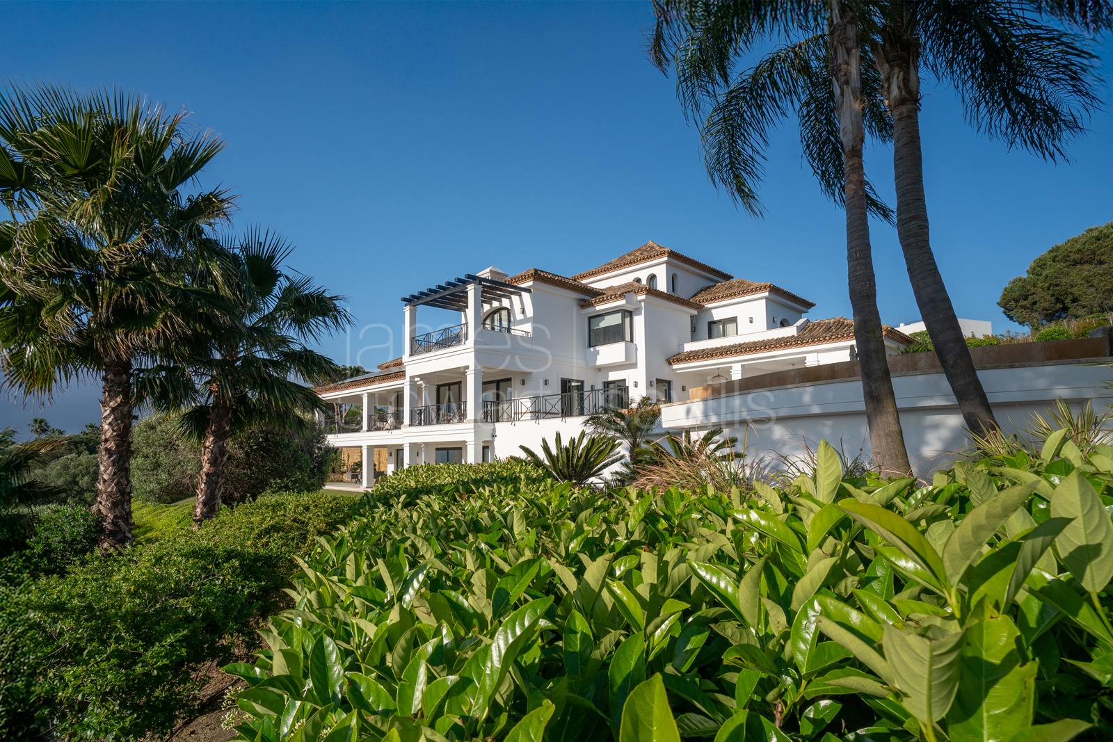 Villa Moderna Sostenible con Vistas al Mar y al Golf | La Reserva de Sotogrande