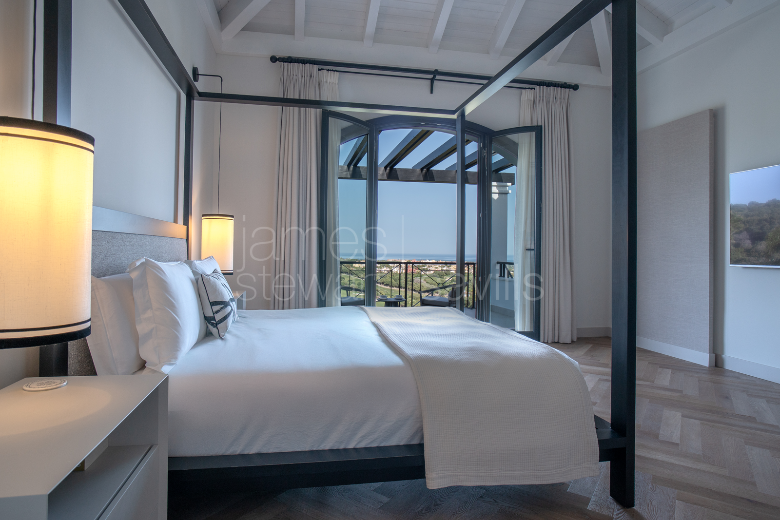 Villa Moderna Sostenible con Vistas al Mar y al Golf | La Reserva de Sotogrande