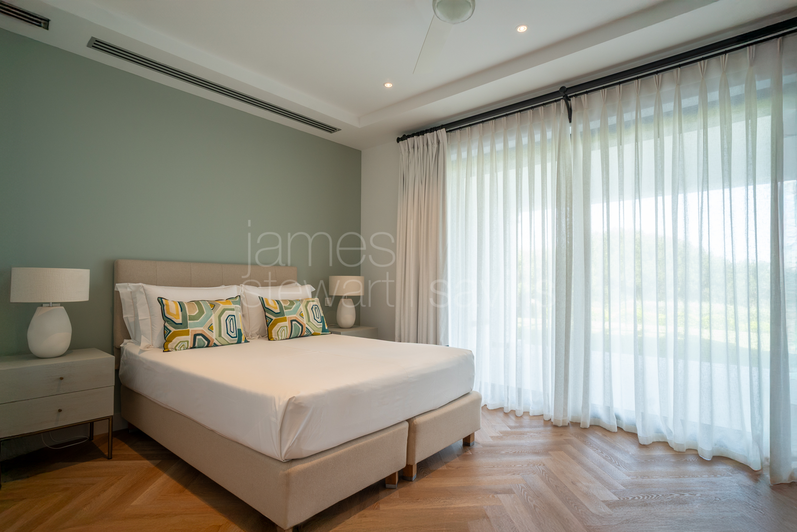Villa Moderna Sostenible con Vistas al Mar y al Golf | La Reserva de Sotogrande
