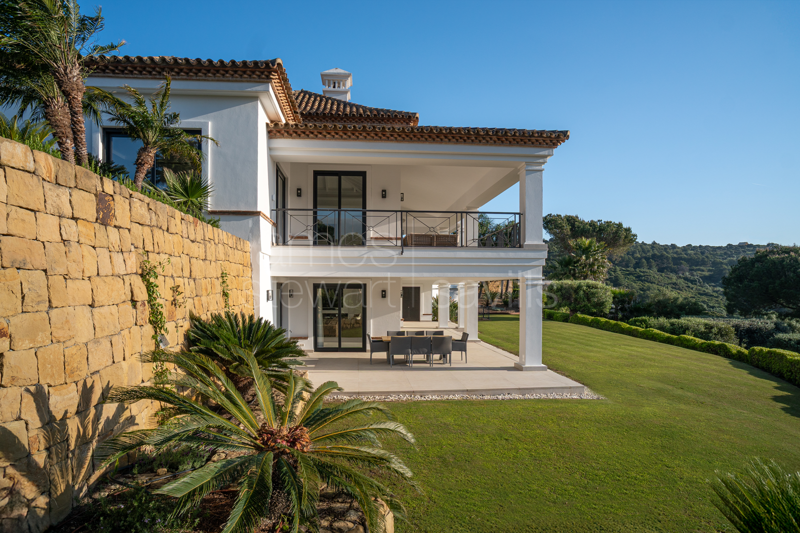 Villa Moderna Sostenible con Vistas al Mar y al Golf | La Reserva de Sotogrande