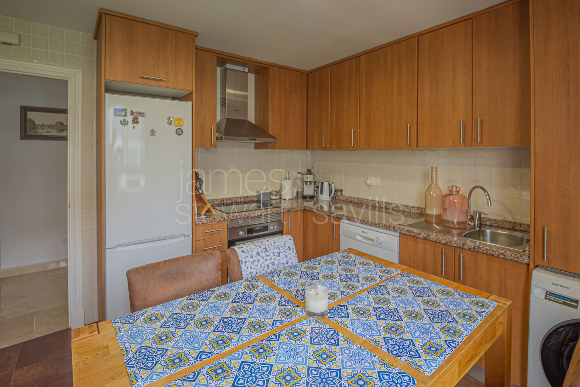 Ático con Vistas al Mar, Montaña y Sotogrande | 270 m² de Terrazas y Placas Solares en Alcaidesa