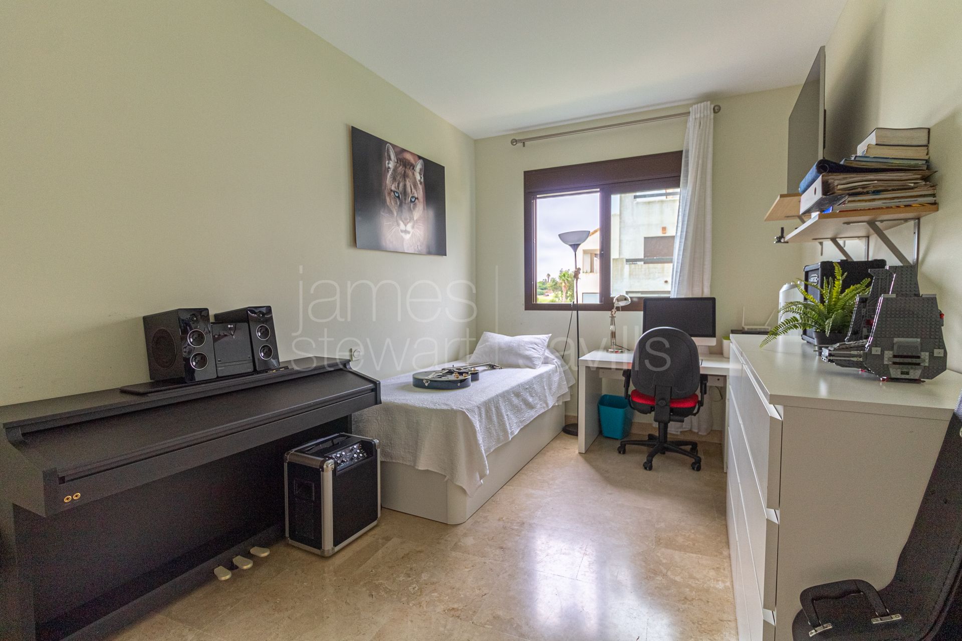 Ático con Vistas al Mar, Montaña y Sotogrande | 270 m² de Terrazas y Placas Solares en Alcaidesa