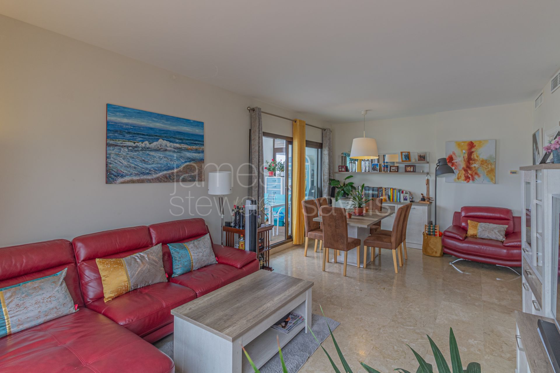 Ático con Vistas al Mar, Montaña y Sotogrande | 270 m² de Terrazas y Placas Solares en Alcaidesa