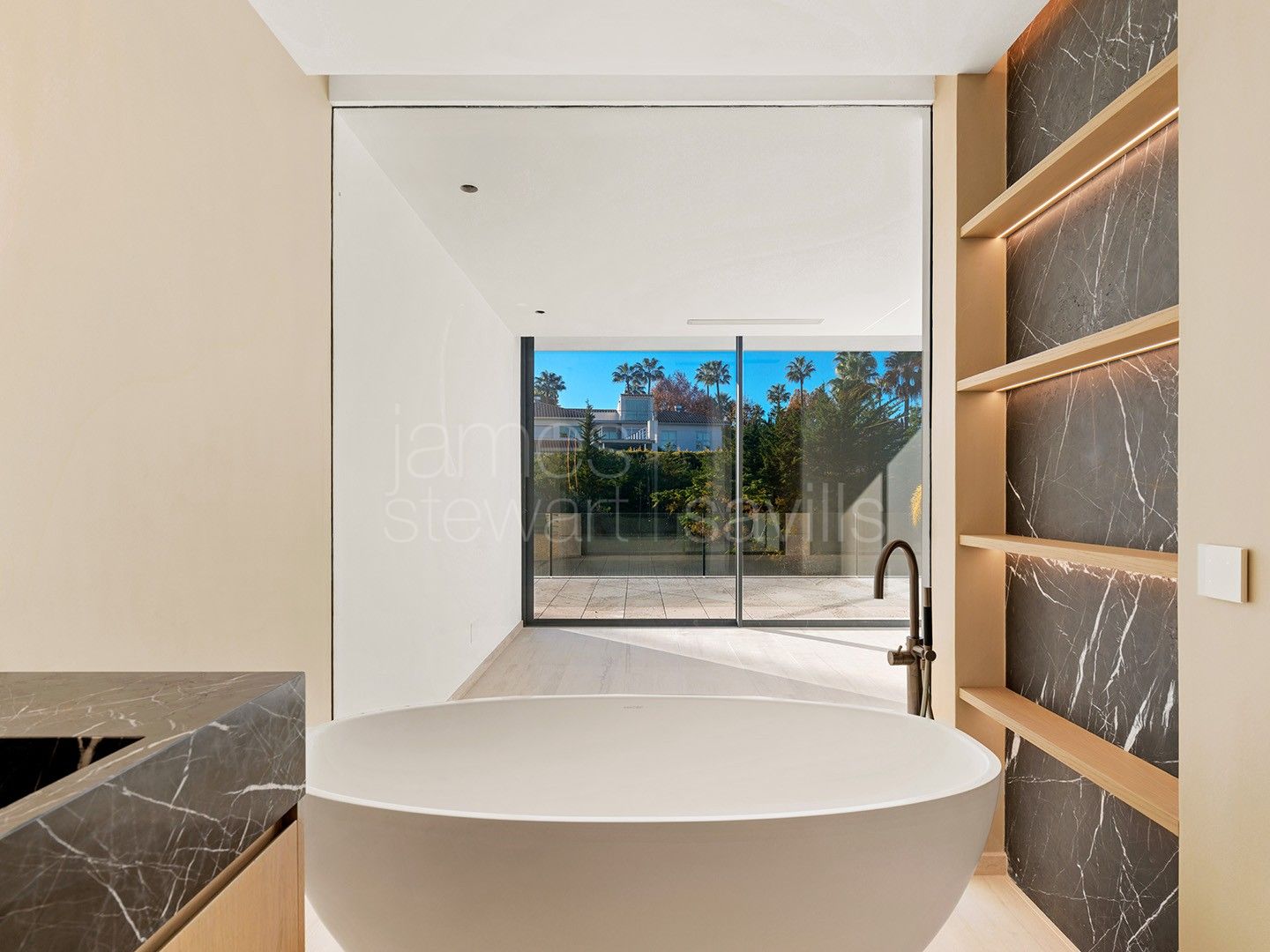 Elegante villa de nueva construcción en Reyes y Reinas, Sotogrande Costa