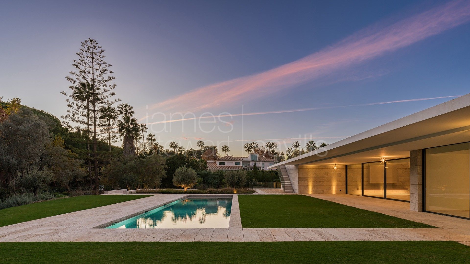 Elegante villa de nueva construcción en Reyes y Reinas, Sotogrande Costa