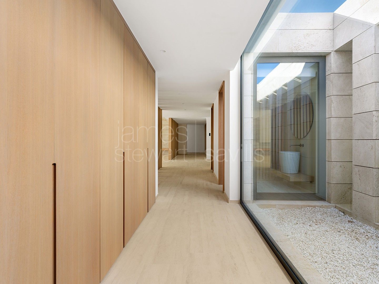 Elegante villa de nueva construcción en Reyes y Reinas, Sotogrande Costa