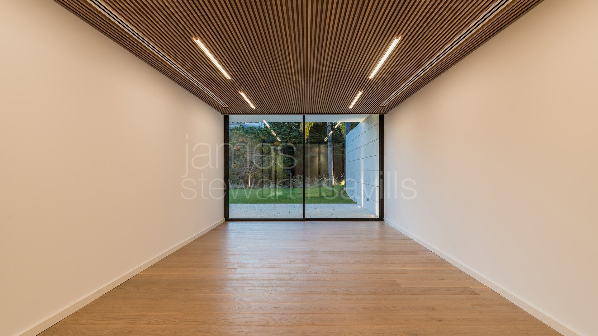 Elegante villa de nueva construcción en Reyes y Reinas, Sotogrande Costa