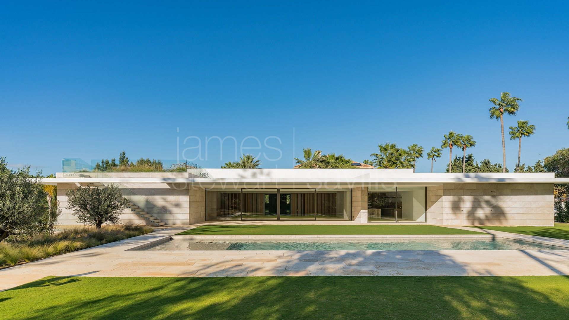 Elegante villa de nueva construcción en Reyes y Reinas, Sotogrande Costa