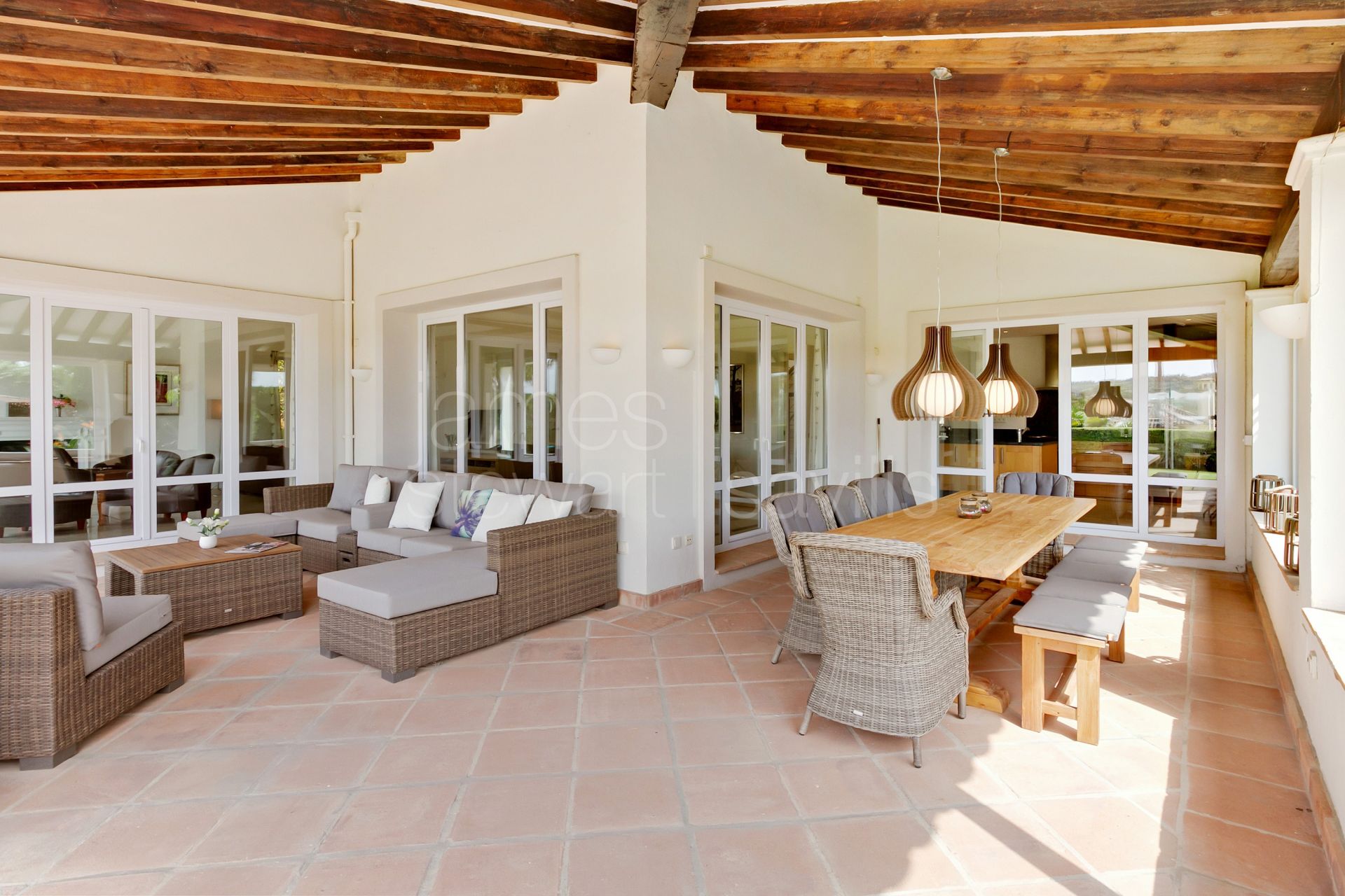 A bright and comfortable villa in the F zone of Sotogrande Alto