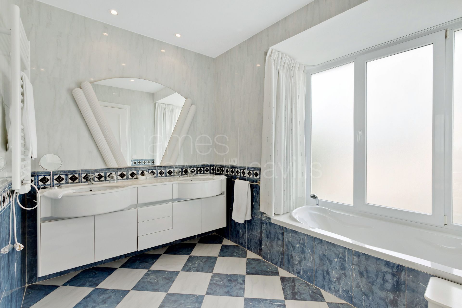 A bright and comfortable villa in the F zone of Sotogrande Alto
