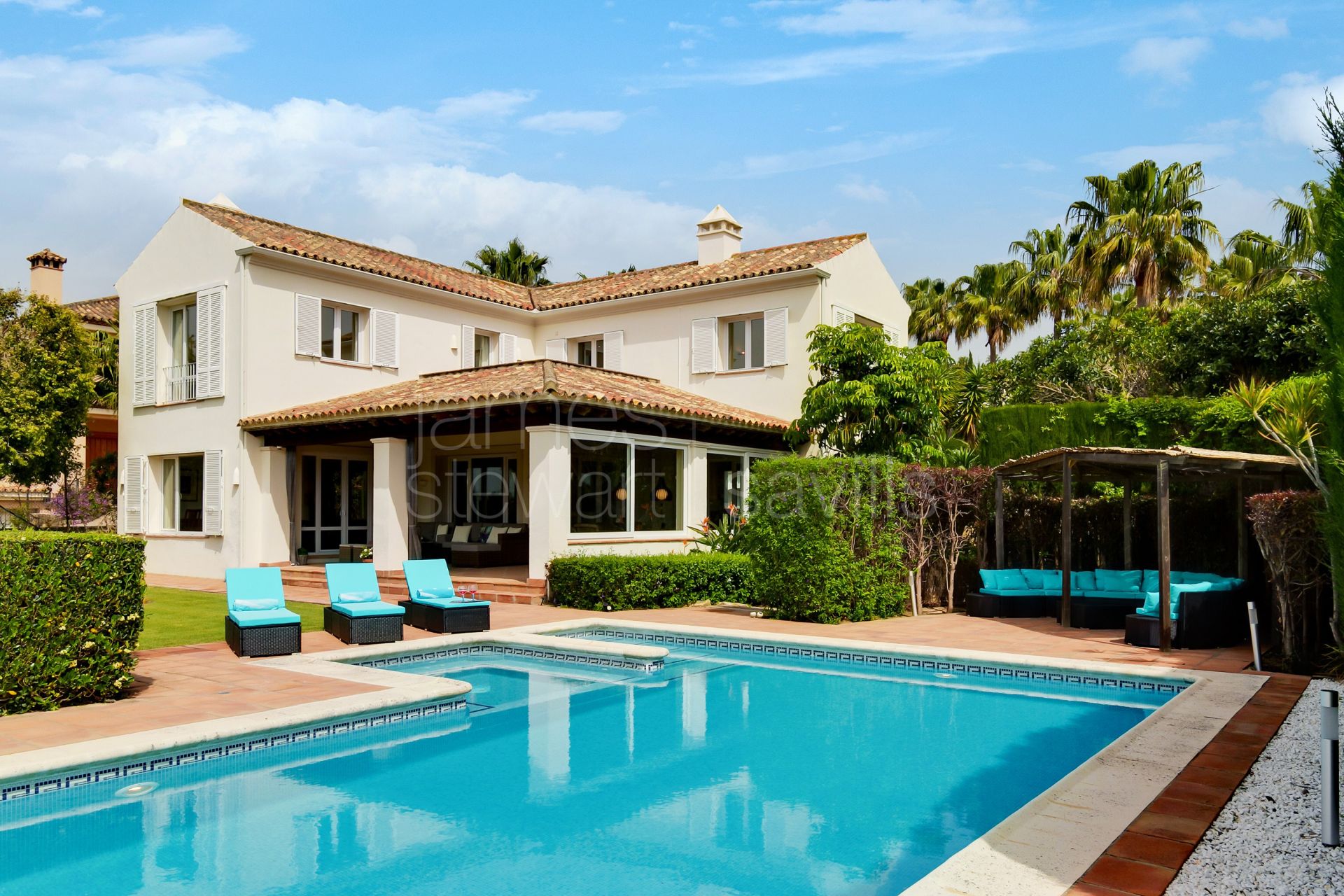 A bright and comfortable villa in the F zone of Sotogrande Alto