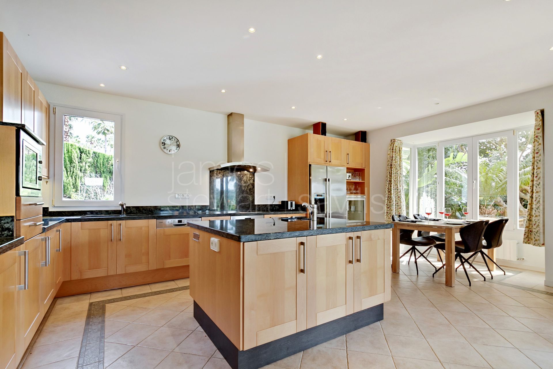 A bright and comfortable villa in the F zone of Sotogrande Alto