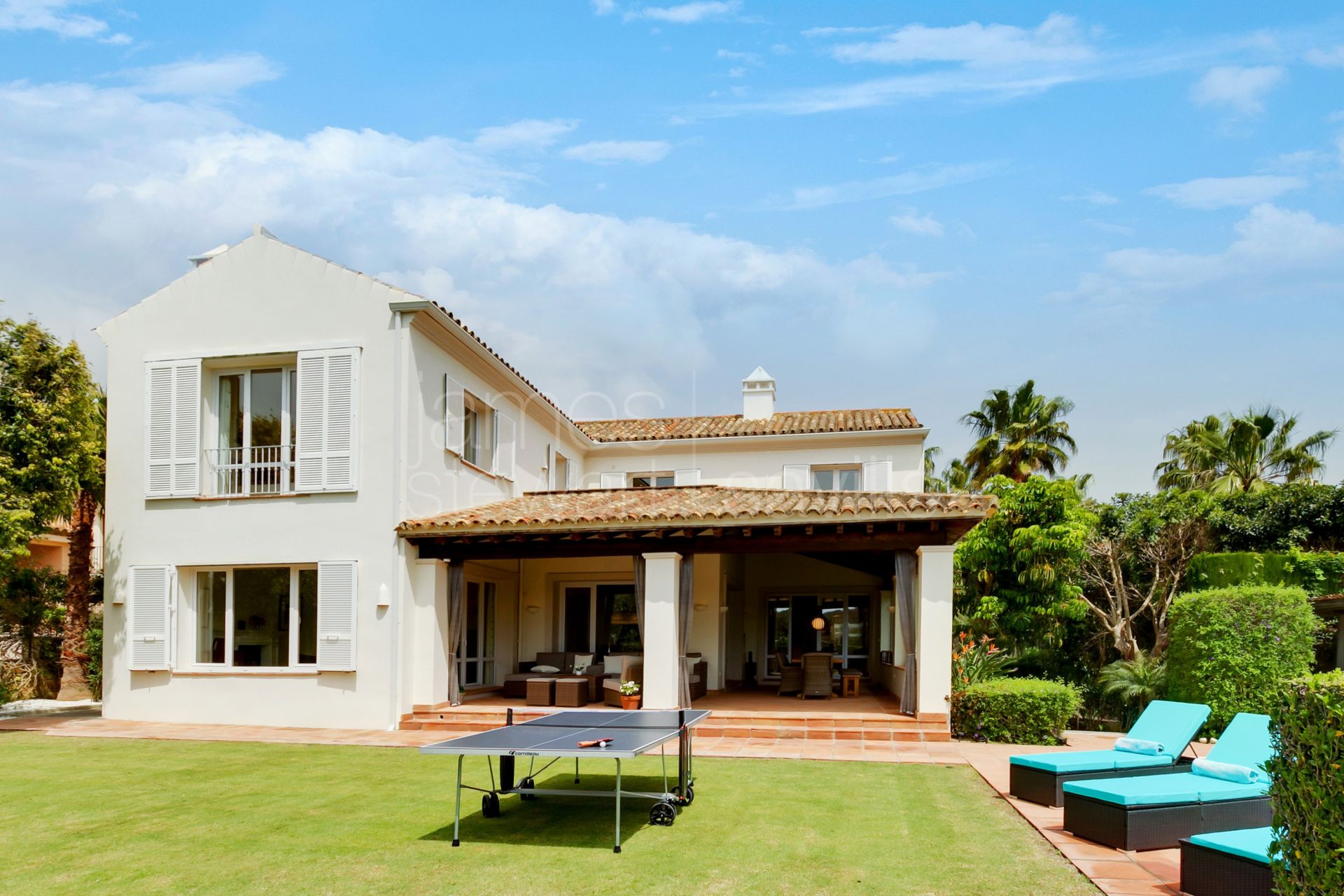 A bright and comfortable villa in the F zone of Sotogrande Alto