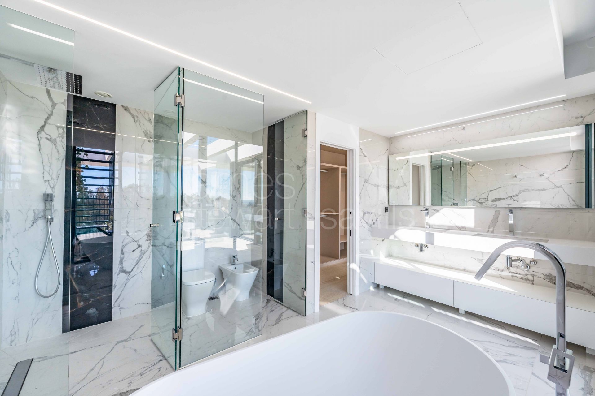 New Contemporary Villa with Panoramic Sea Views in La Reserva, Sotogrande