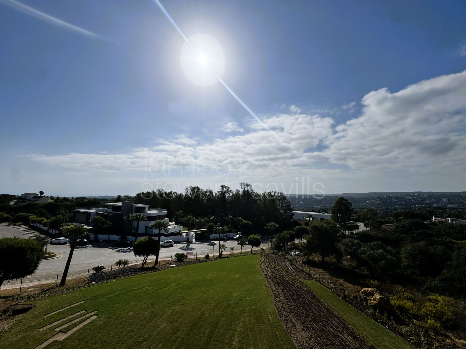 Nueva Villa Contemporánea con Vistas Panorámicas al Mar en La Reserva, Sotogrande