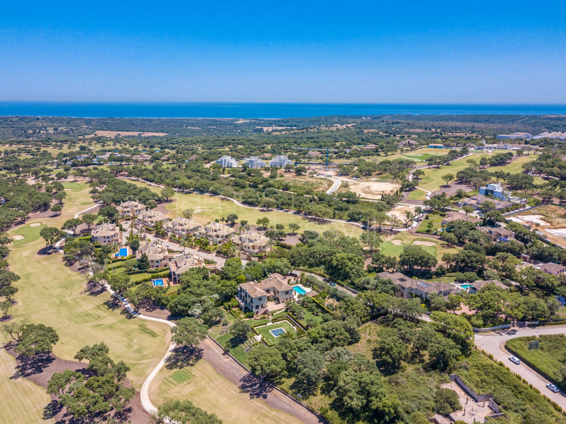Refined Living Surrounded by Nature – Villa Azahara in San Roque Club