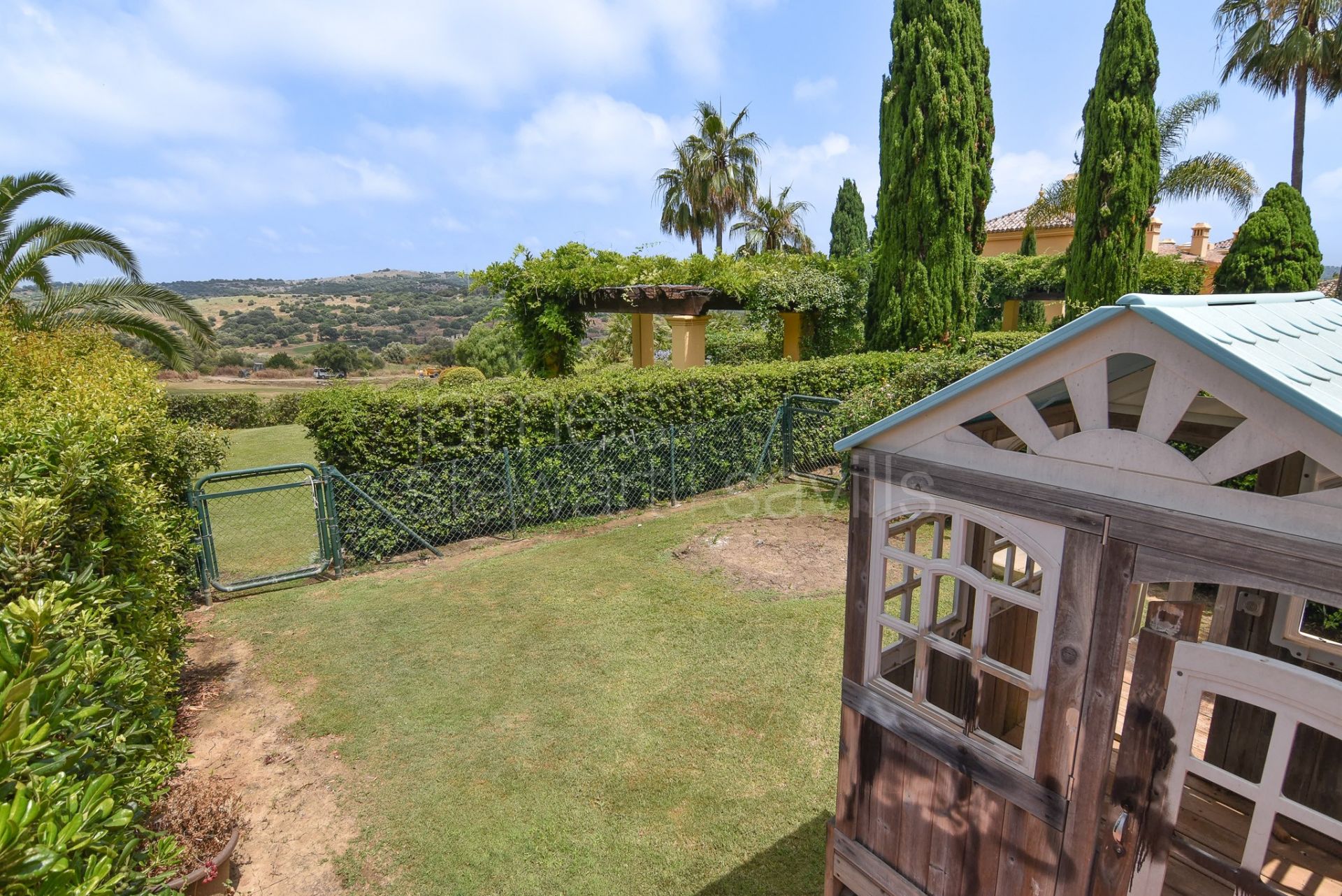 Townhouse frontline golf Sotogrande | Gated community, privacy & mountain views
