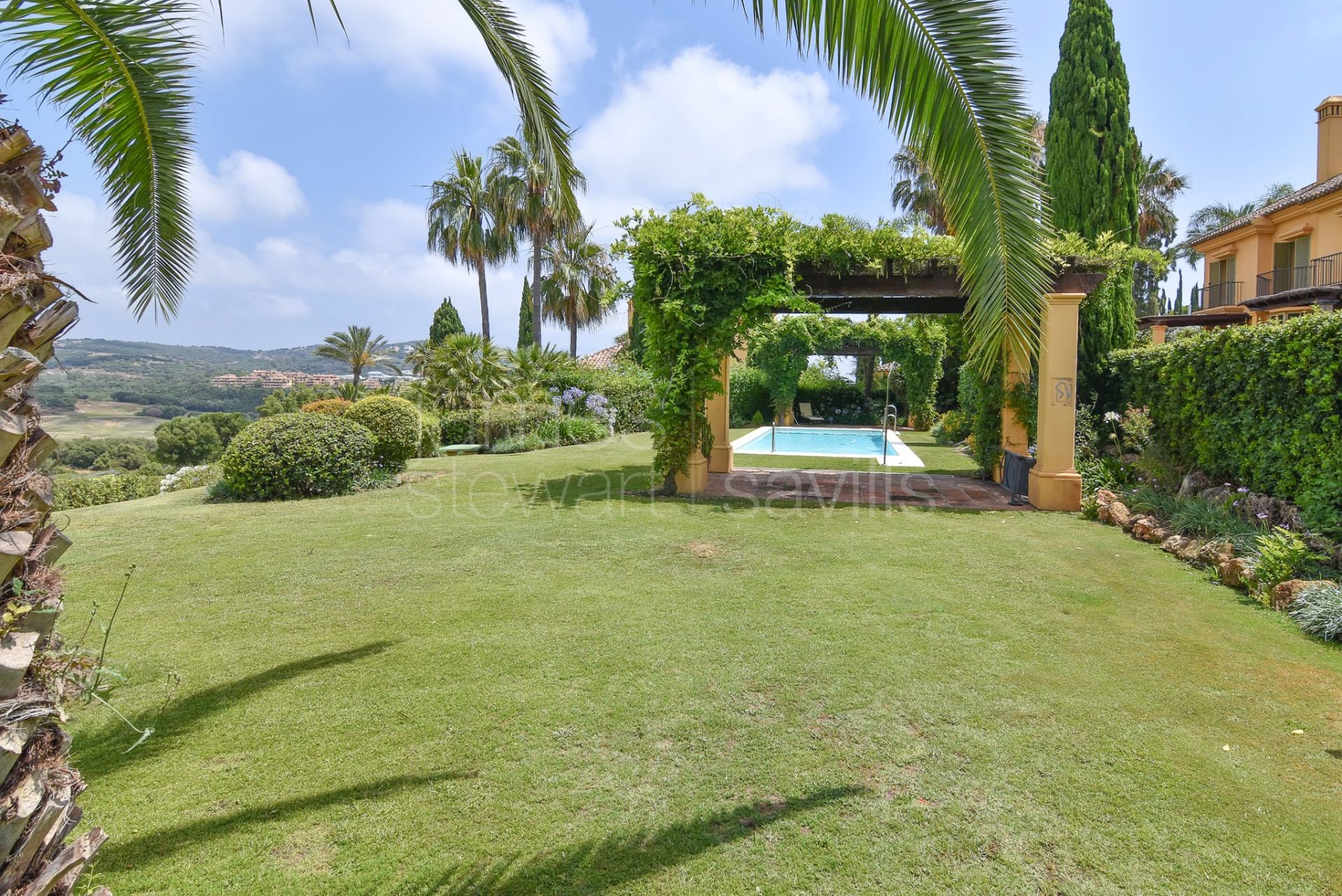 Townhouse frontline golf Sotogrande | Gated community, privacy & mountain views