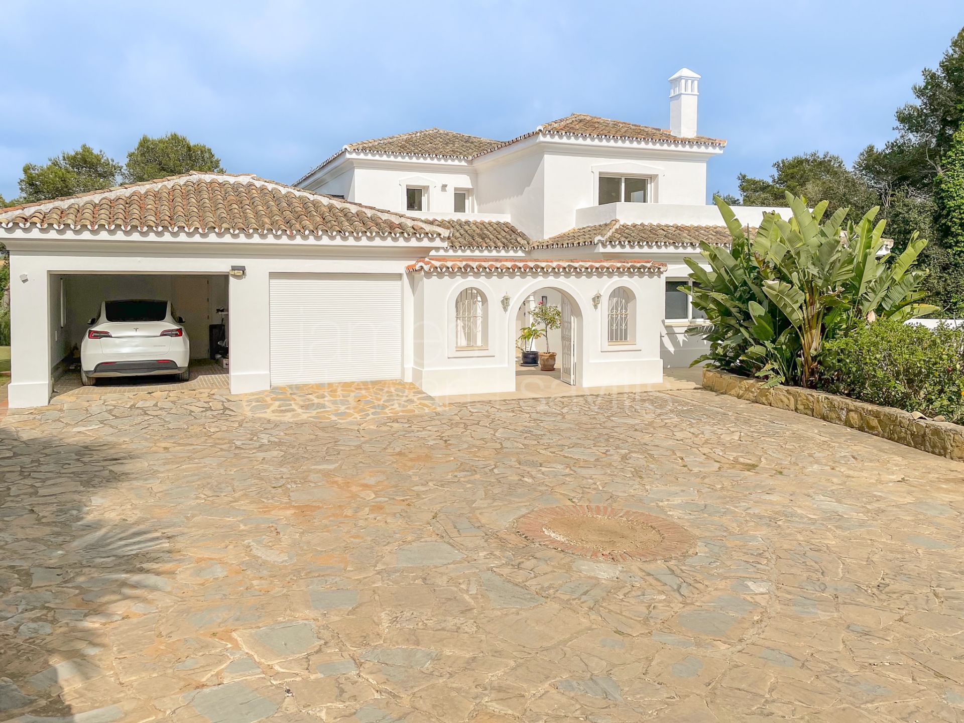 Elegant Andalusian-style villa frontline to Real Valderrama golf course, Sotogrande