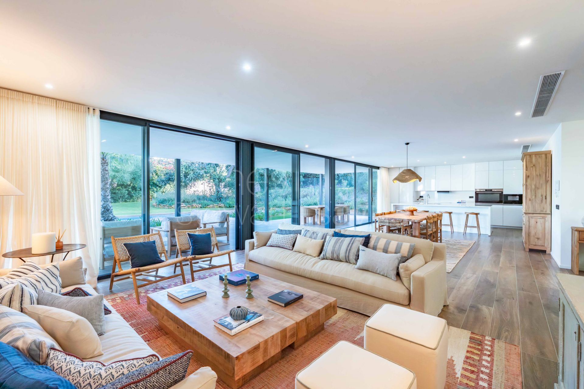 Villa contemporánea de nueva construcción en la zona B de Sotogrande Costa