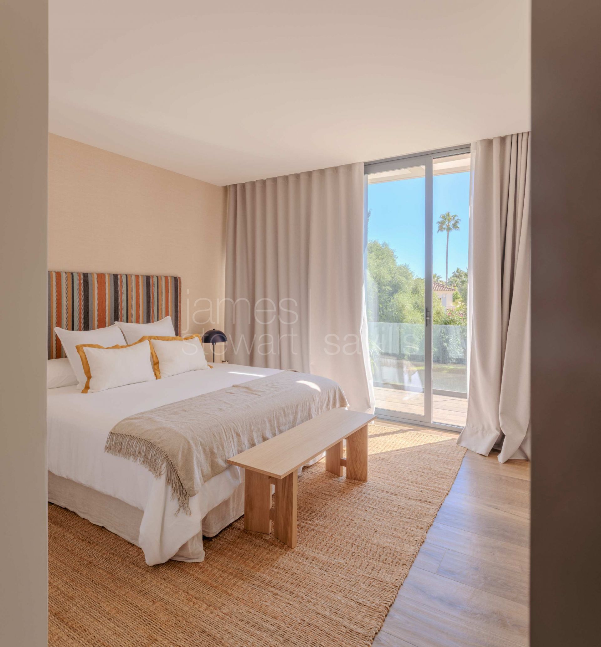 Villa contemporánea de nueva construcción en la zona B de Sotogrande Costa