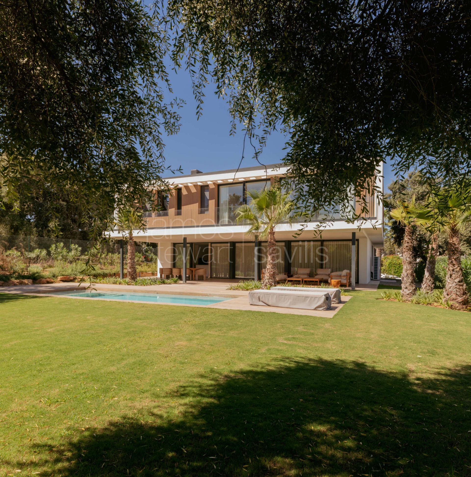 Brand new just built contemporary villa in the B zone of Sotogrande Costa