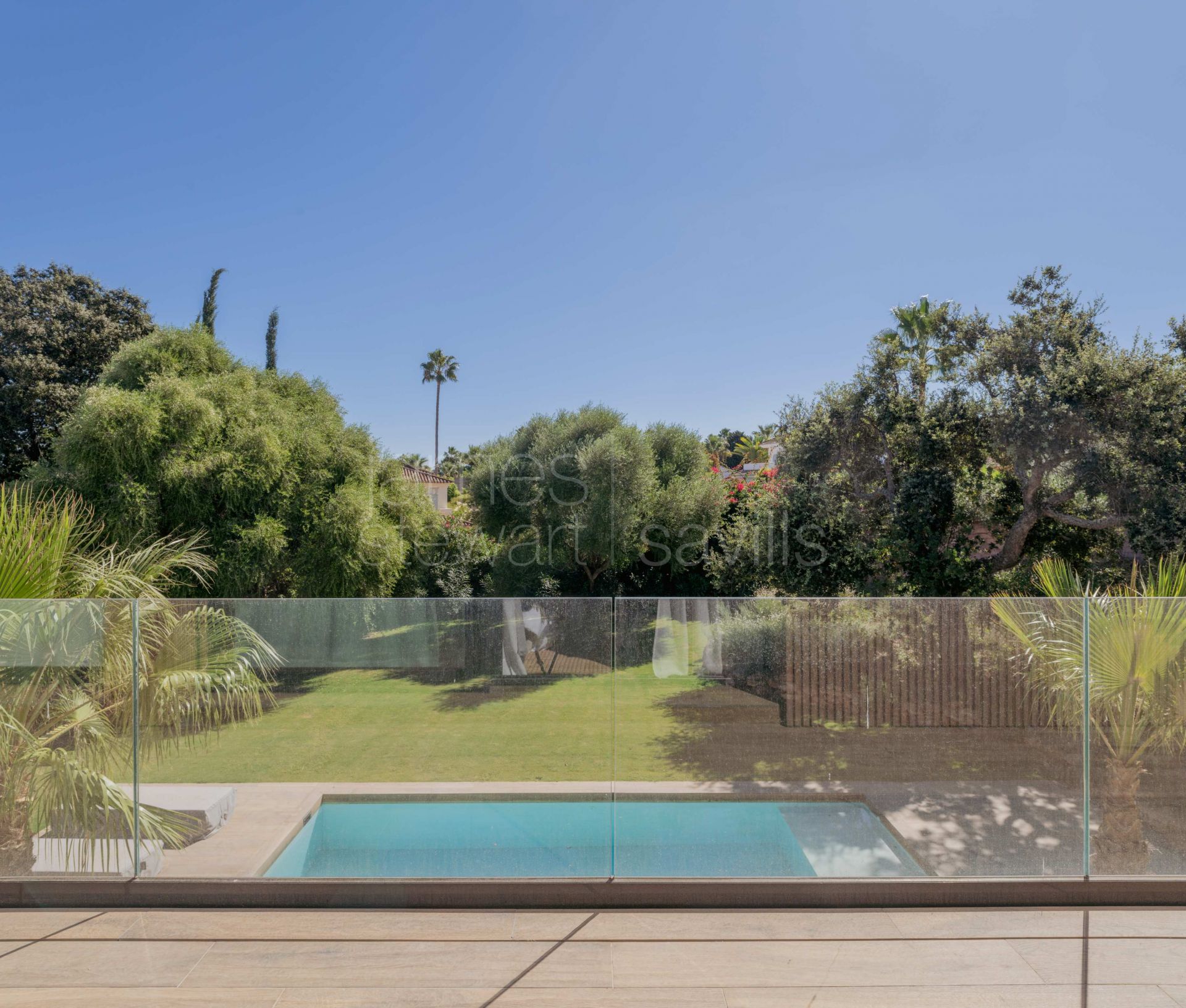 Villa contemporánea de nueva construcción en la zona B de Sotogrande Costa