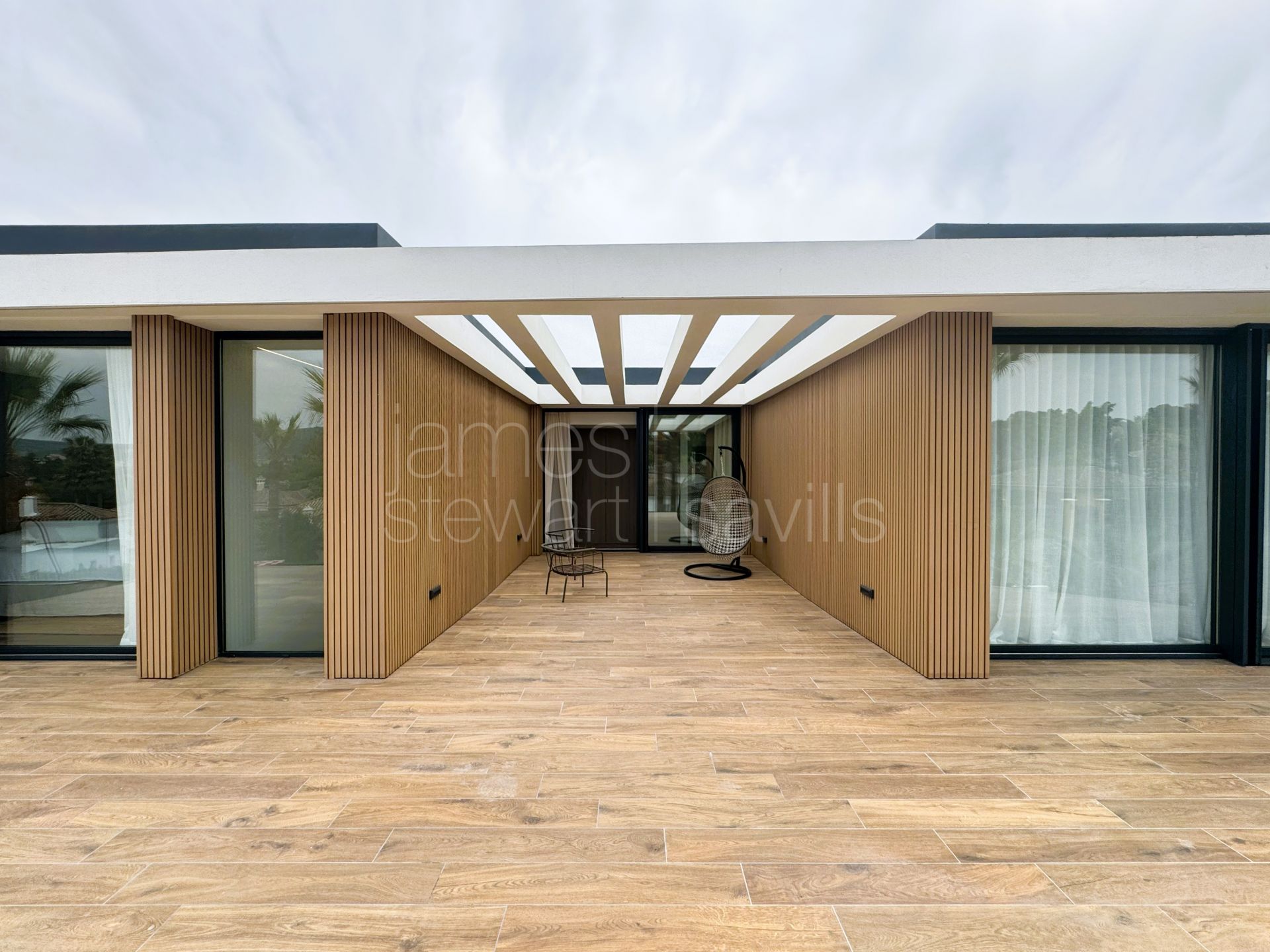 Brand new just built contemporary villa in the B zone of Sotogrande Costa