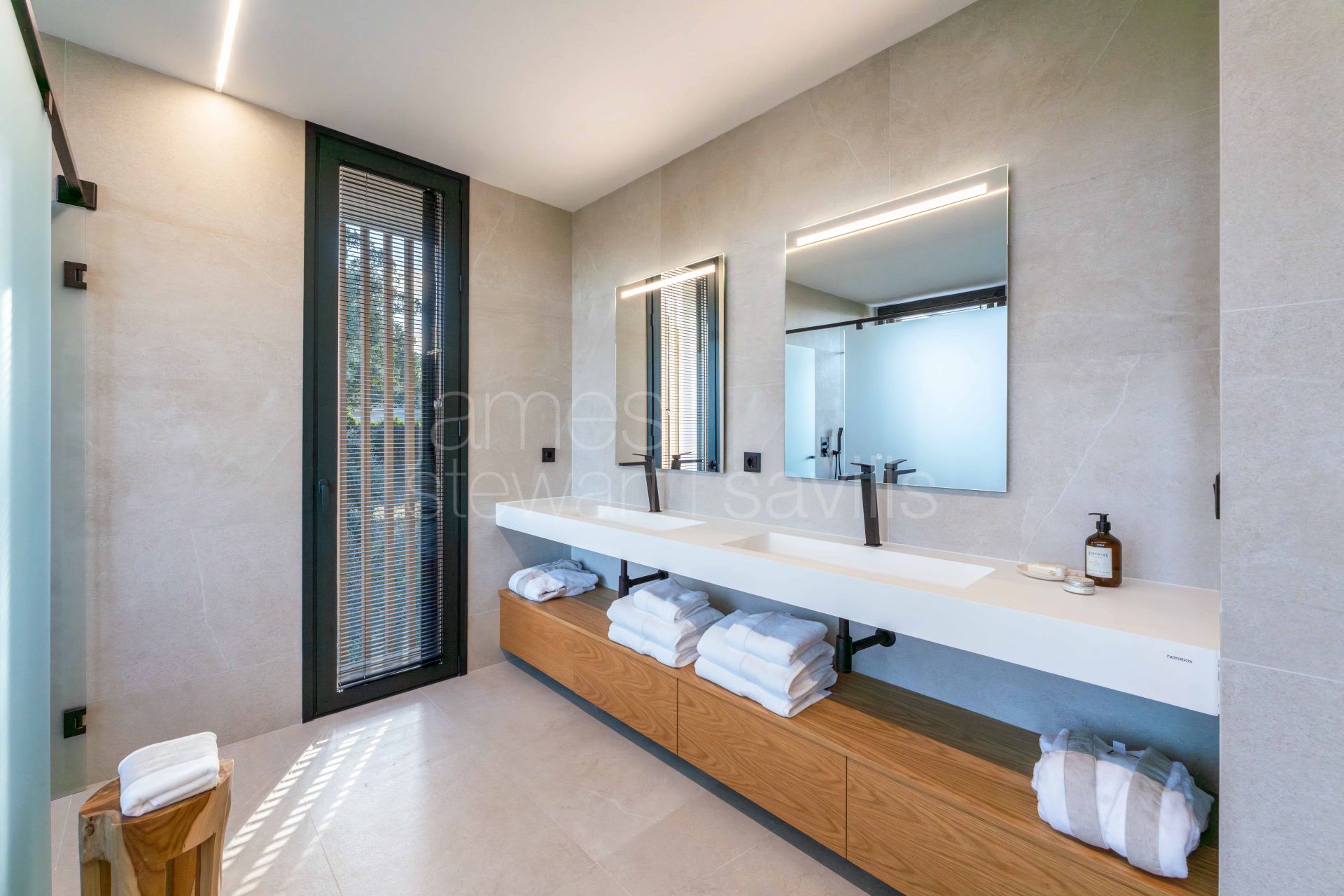 Villa contemporánea de nueva construcción en la zona B de Sotogrande Costa