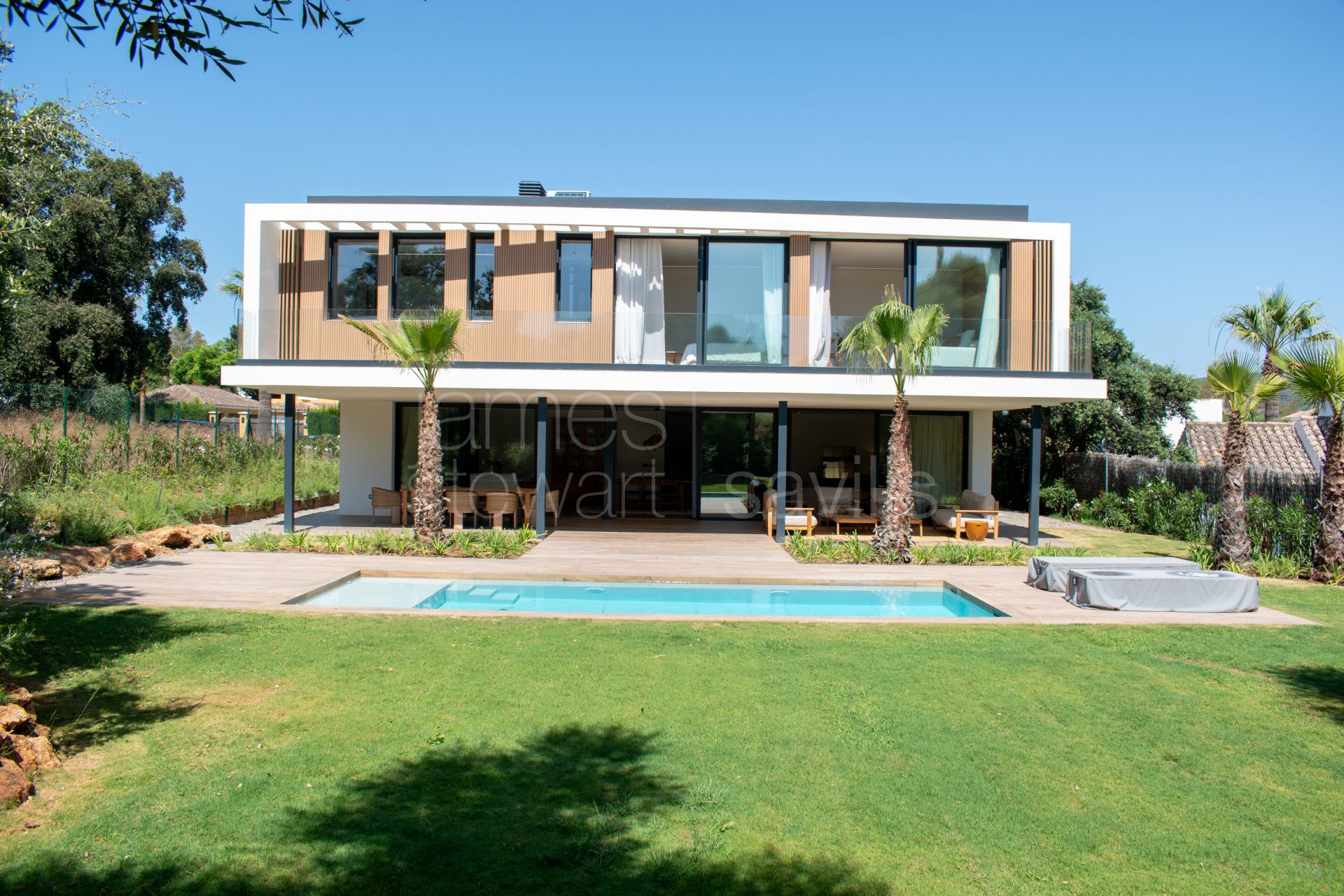 Villa contemporánea de nueva construcción en la zona B de Sotogrande Costa