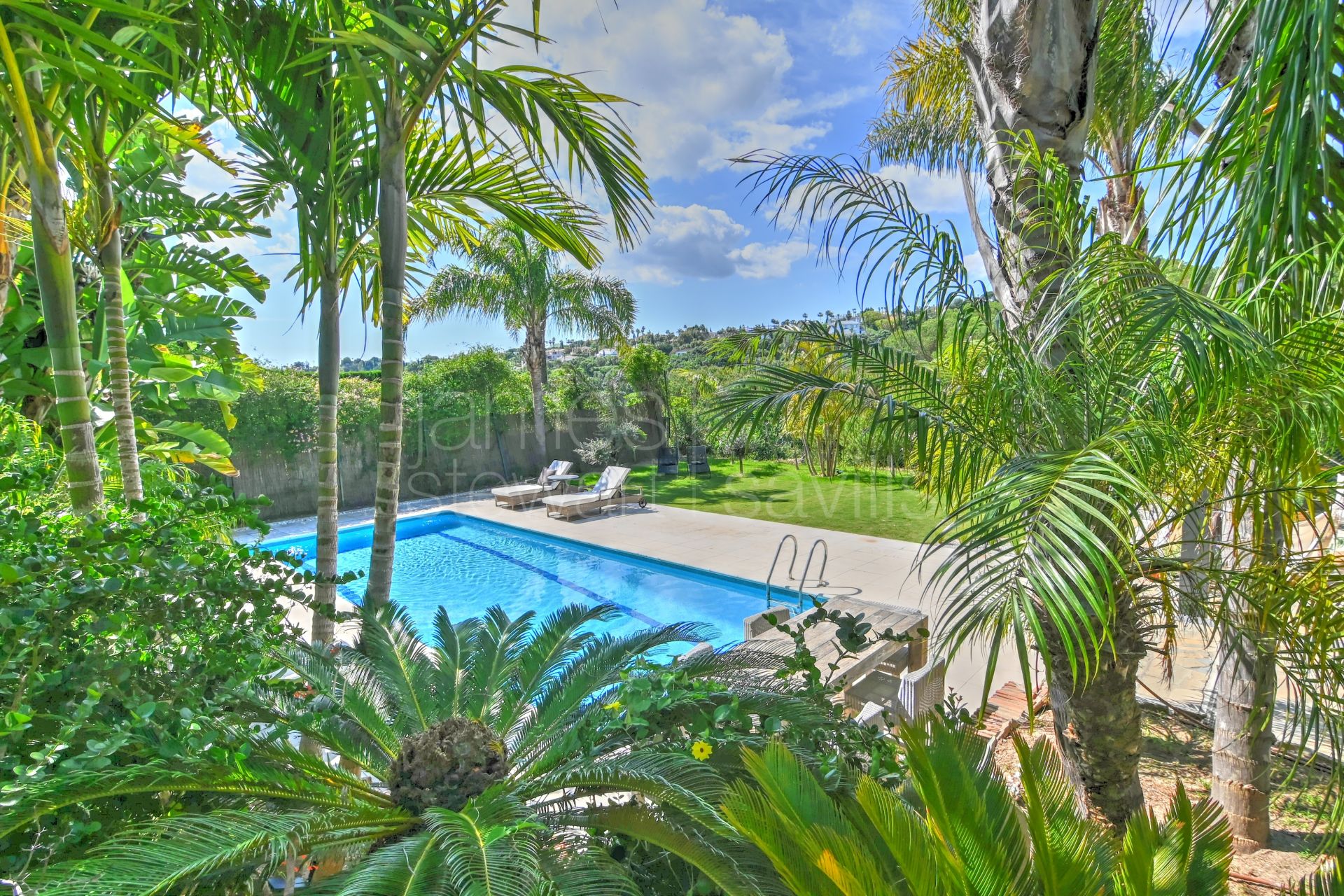 Charming Townhouse with Private Pool in Sotogolf, Sotogrande Alto