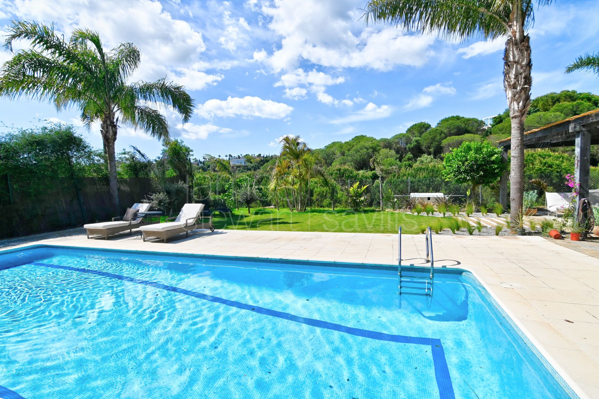 Charming Townhouse with Private Pool in Sotogolf, Sotogrande Alto