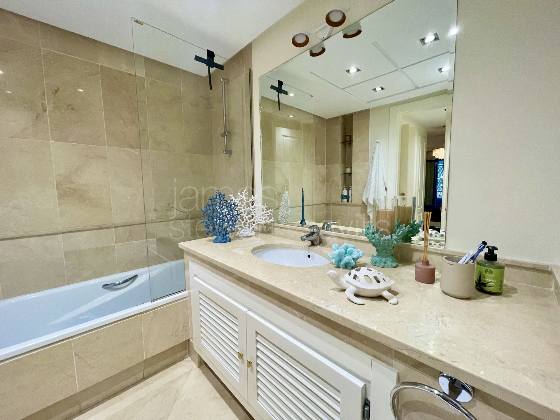 Spacious Ground Floor Marina Apartment with Canal Views and Large Terrace in Sotogrande