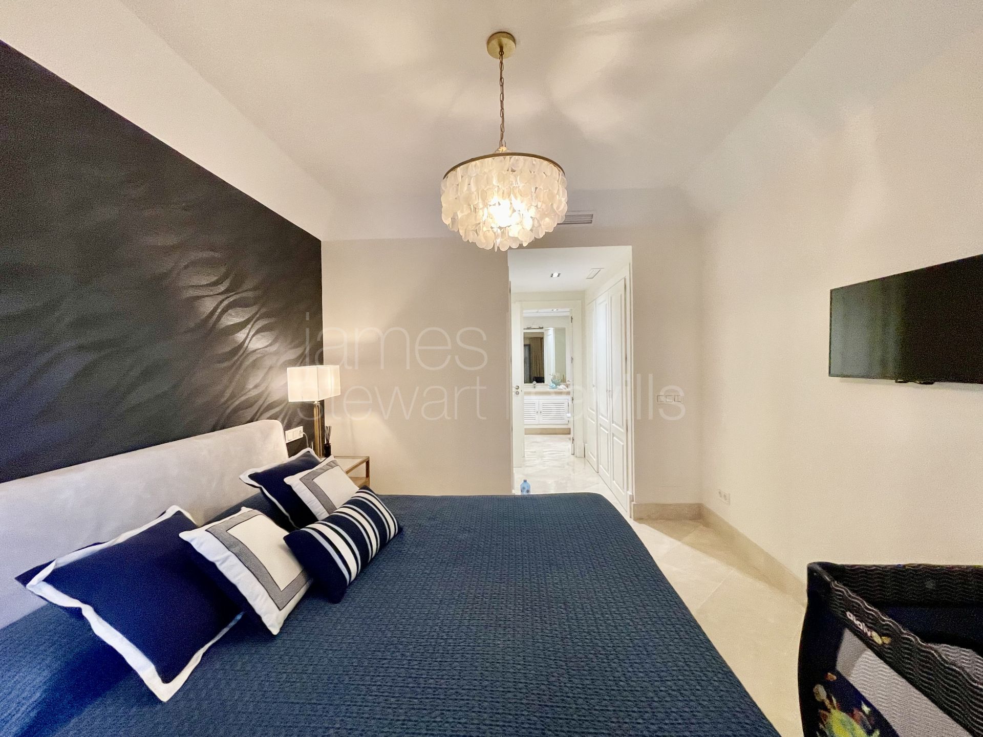 Spacious Ground Floor Marina Apartment with Canal Views and Large Terrace in Sotogrande